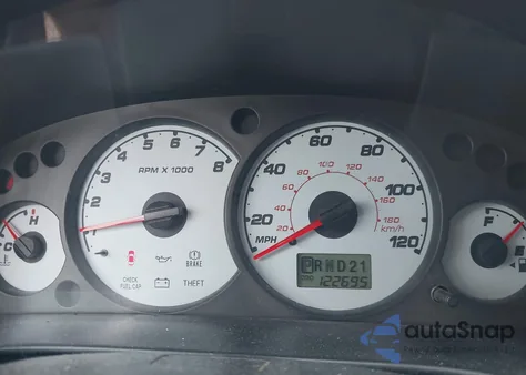 2001 Ford Escape Xls z USA, uszkodzony, nr VIN 1FMYU02111KC37126